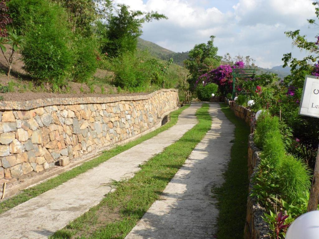 Aythaya Monte Divino Lodge Taunggji Kültér fotó